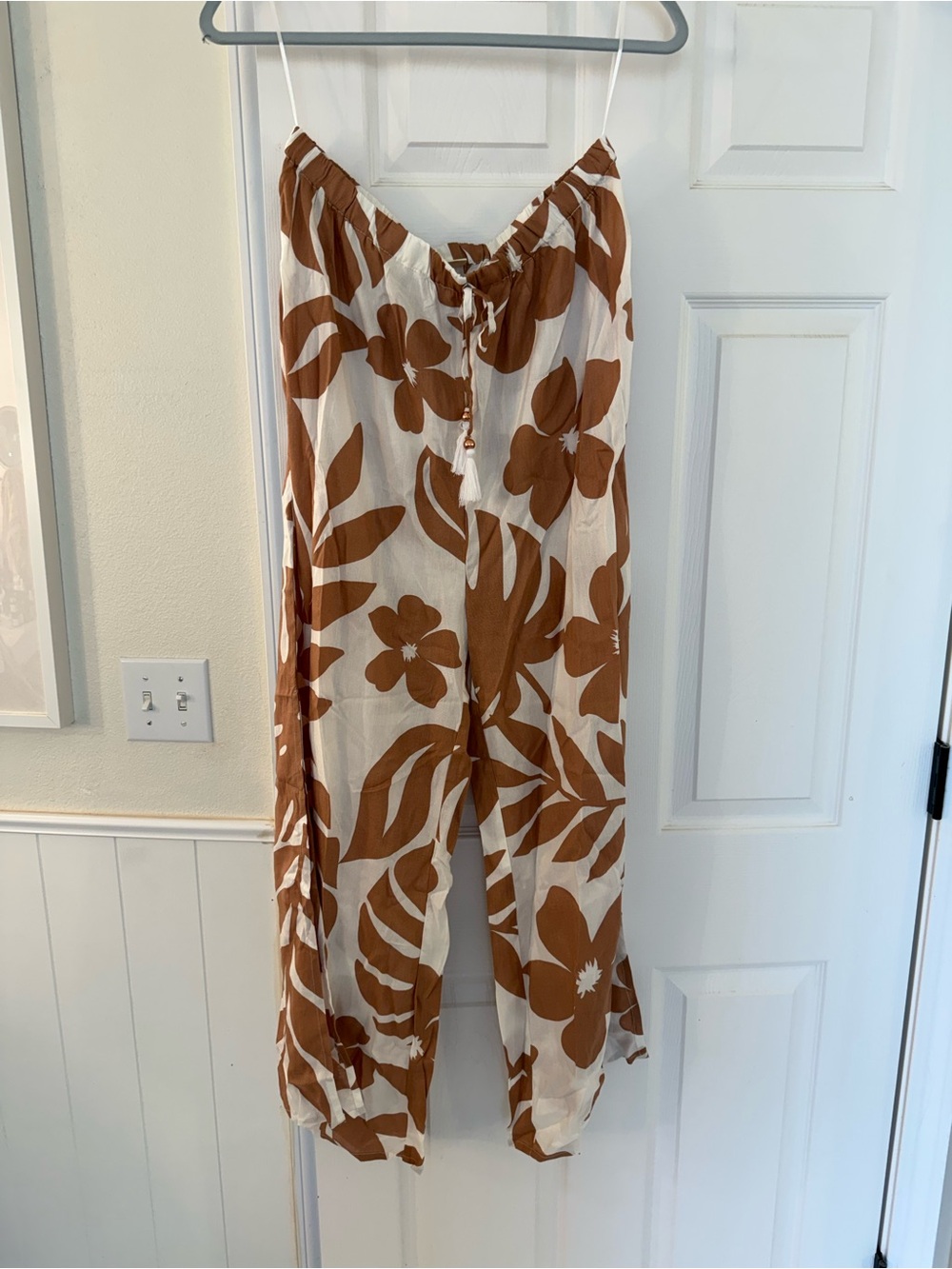 Two-Piece Floral Print Pants Set - Brown/White - Picture 3 of 7